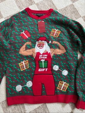 Blizzard Bay Men's Green & Red Muscle Santa Crewneck Sweater